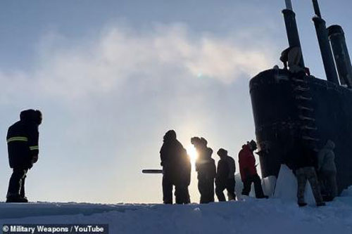 Muốn khai hỏa tại Bắc Cực, tàu Mỹ cần cưa cắt băng