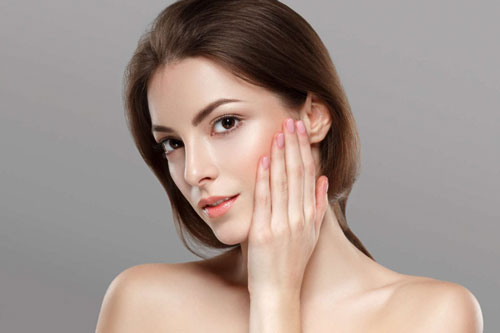 Dùng nghệ ngâm với mật ong theo cách này, da đen đến mấy cũng trắng hồng sau 2 tuần