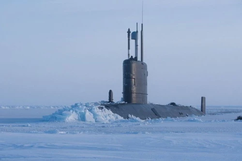 Một tàu ngầm tấn công hạt nhân của Mỹ nổi lên tại Bắc Cực. Ảnh: RIA Novosti.
