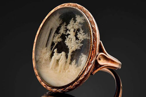 Bí mật về chiếc nhẫn vàng 200 tuổi mà Napoleon tặng mối tình đầu