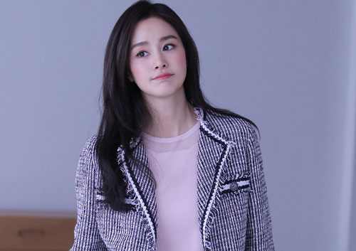Nhan sắc trẻ trung của Kim Tae Hee ở tuổi 40