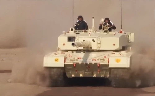 Quân đội Ấn Độ quyết tâm không "khai tử" dòng xe tăng nội địa Arjun. Ảnh: Topwar.ru.