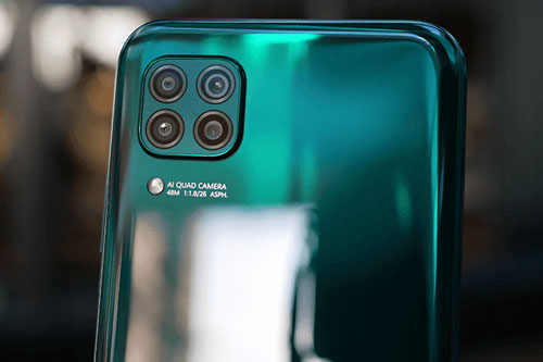 Smartphone 4 camera sau, pin 4.200 mAh, sạc 40W, RAM 8 GB, giá 6,99 triệu tại Việt Nam