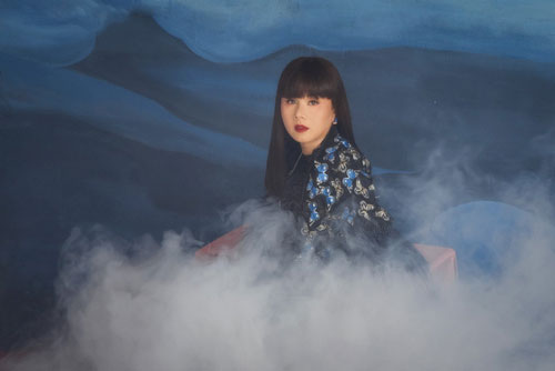 Hoa hậu Hằng Nguyễn khoe bộ ảnh "Giọt mơ" đậm chất liêu trai