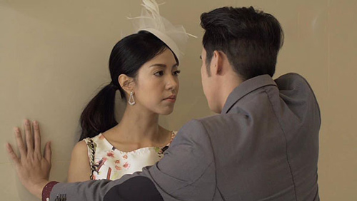 Bước chân ra khỏi tòa, chồng khinh bỉ chê vợ không biết đẻ và cái kết đắng sau một năm chia tay