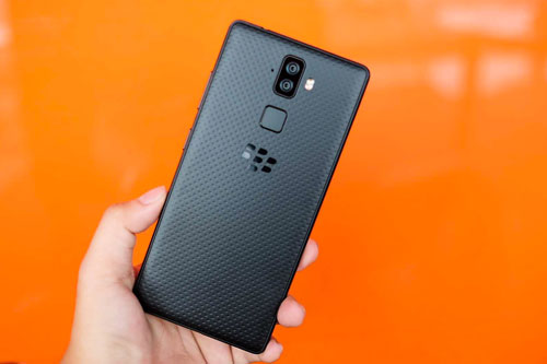 BlackBerry Evolve giảm giá ‘sập sàn’ tại Việt Nam