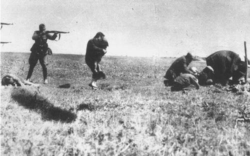 Bức ảnh lột tả tội ác quân phát xít Đức xử bắn người Do Thái Ukraine