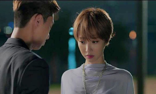 Bị bắt tại trận chồng vẫn bảo vệ bồ, đến khi vợ nói một câu khiến chồng lập tức quỳ xuống xin tha