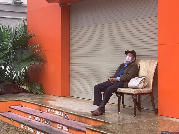 Các cơ sở kinh doanh tạm đóng cửa phòng dịch Covid-19, hàng ngàn nhân viên đi về đâu? 