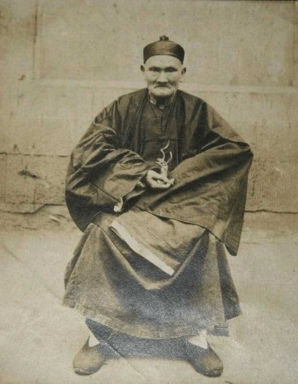 Ông Lý Thanh Nguyên tương truyền sống tới 256 tuổi. Ông Lý Thanh Nguyên tương truyền sống tới 256 tuổi.