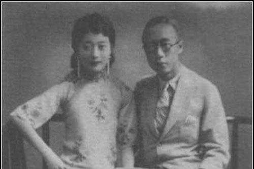 Hoàng hậu 'nghiện' khỏa thân, tìm người tình để đỡ cô đơn vì... vua 'bất lực'