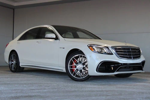 =8. Mercedes-AMG S 63 2020 (thời gian tăng tốc từ 0-96 km/h: 3,4 giây).