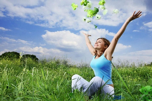 Đừng lo lắng ngày mai, đừng bận lòng quá khứ, hãy sống vì hôm nay