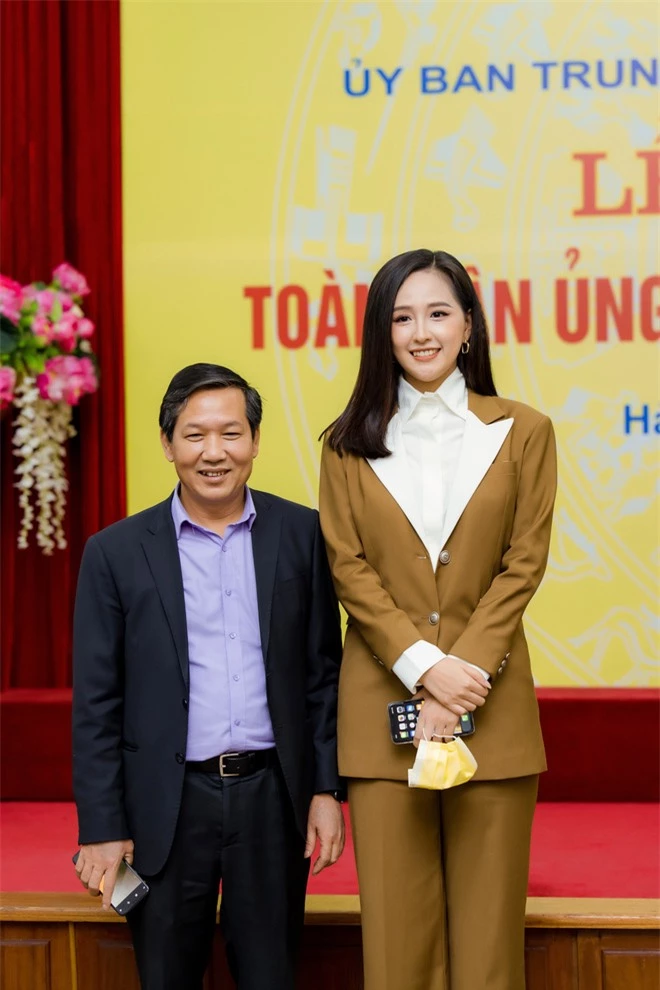 Hoa hậu Mai Phương Thúy gặp Thủ tướng Chính phủ, đại diện ủng hộ 20 tỷ đồng phòng chống đại dịch Covid-19 - Ảnh 7.