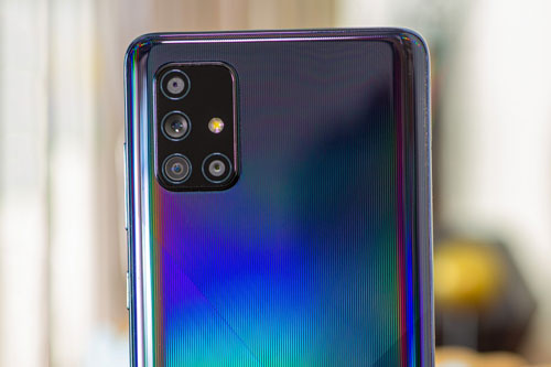 Samsung Galaxy A71 giảm giá sốc tại Việt Nam