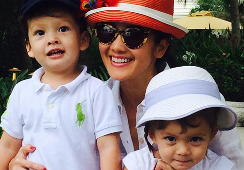 Ngắm cặp song sinh 'thiên thần lai' của diva Hồng Nhung