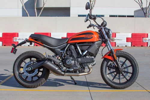 Ducati Scrambler Sixty2.