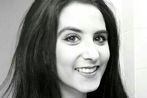 Chẳng cần tài giỏi, cô gái xinh đẹp vẫn kiếm tiền triệu vì thói quen ở bẩn "kinh khủng"