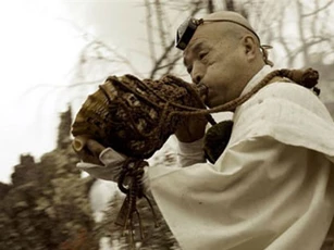 Không có điện thoại, thư từ, Ninja làm cách nào chuyển tin mật?