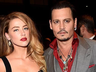 Amber Heard lần đầu thừa nhận việc bạo hành Johnny Depp khi đập cả cánh cửa vào đầu khiến nam tài tử gục ngã