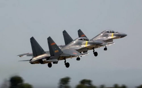 Máy bay chiến đấu đa năng J-16 của Không quân Trung Quốc với màu sơn mới. Ảnh: Thời báo Hoàn Cầu.