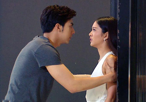 Nghe tiếng vợ hét 'mạnh nữa lên', tôi phá cửa vào bắt tại trận thì lắp bắp không thốt nên lời khi chứng kiến cảnh tượng này