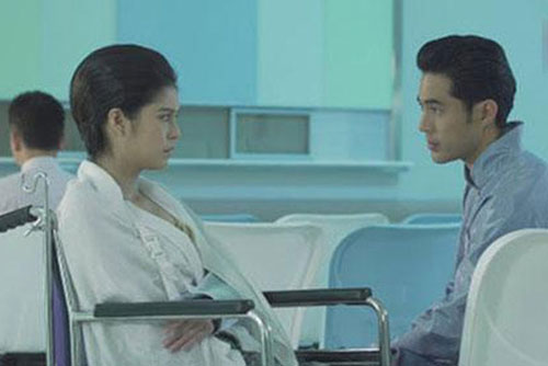 Vợ vừa tai nạn chồng đã mất tích 1 tuần rồi trở về với những lý do khó hiểu, đến tận 7 năm sau mọi chuyện mới vỡ lẽ