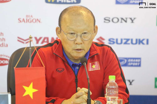 HLV Park Hang-seo cùng vợ quyết tâm học tiếng Việt