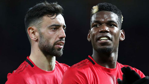 Berbatov ngờ vực về tính kết nối giữa Pogba và Bruno Fernandes