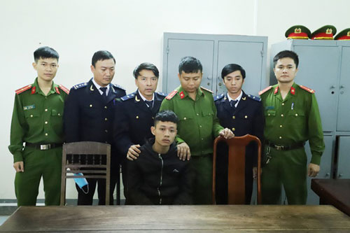 Hà Tĩnh: "Căng mình" cả đêm "đón" kẻ thồ 6kg ma túy và hơn 3.000 viên ma túy tổng hợp