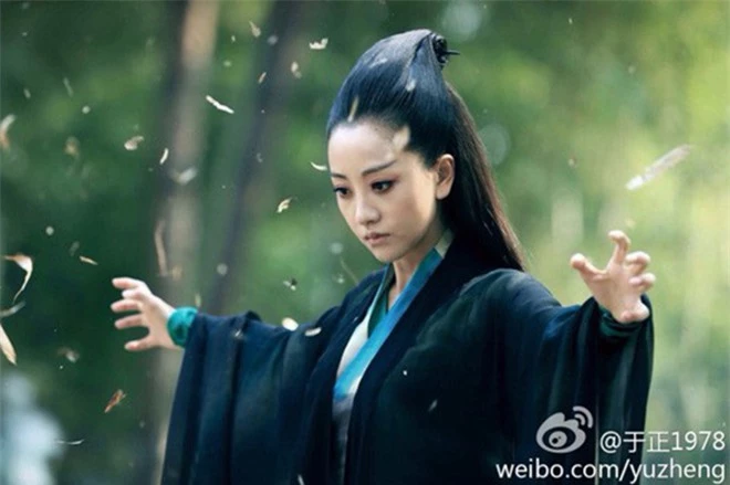 Nữ ma đầu xinh đẹp truyện Kim Dung: Lý Mạc Sầu đọ tài sắc Mai Siêu Phong - 2