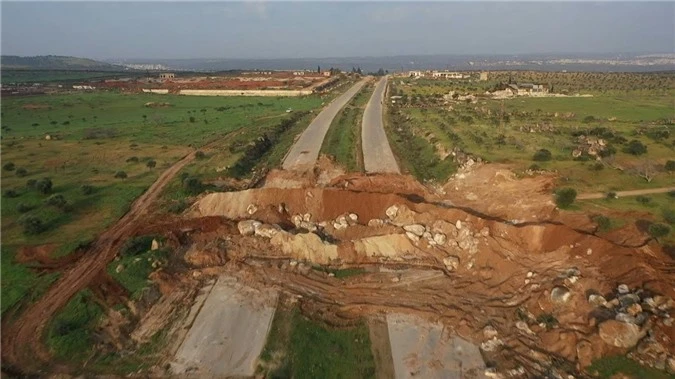 Phiến quân sập bẫy tự tay đánh mất cơ hội cuối cùng: Nga-Syria sẽ đánh thẳng vào Idlib - Ảnh 3. Phiến quân sập bẫy tự tay đánh mất cơ hội cuối cùng: Nga-Syria sẽ đánh thẳng vào Idlib - Ảnh 3.