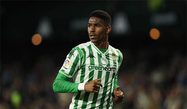 Junior Firpo có muốn quay lại Betis?