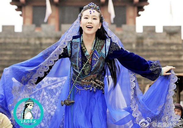 Váy xanh lộng lẫy: Địch Lệ Nhiệt Ba - Lý Thấm ai cũng xinh đẹp mê đắm nhưng xuất sắc nhất là Lưu Thi Thi  - Ảnh 7.