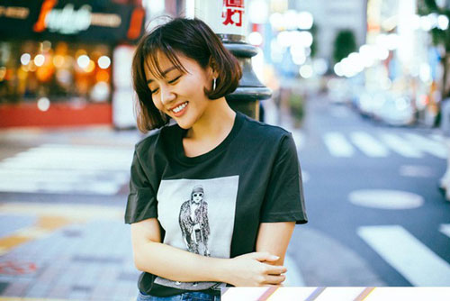 Văn Mai Hương ủng hộ 500 bộ đồ bảo hộ, Tân Nhàn quyên 100 triệu đồng