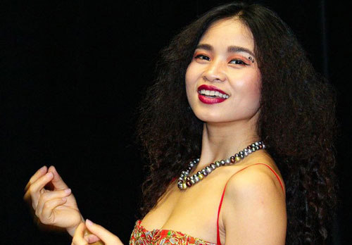 Ca sĩ Đồng Lan chia sẻ cuộc sống tại Pháp giữa đại dịch Covid-19