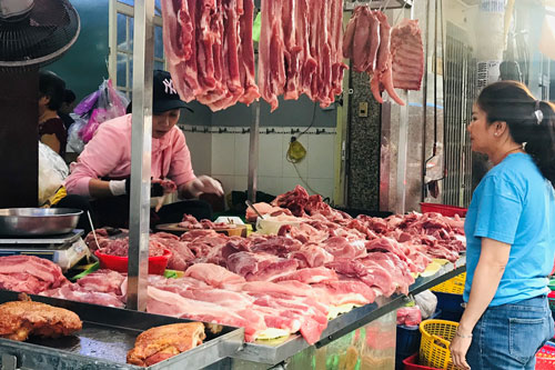 N&#x1ED7; l&#x1EF1;c gi&#x1EA3;m gi&#xE1; th&#x1ECB;t l&#x1EE3;n xu&#x1ED1;ng ng&#x1B0;&#x1EE1;ng 70.000 &#x111;&#x1ED3;ng/kg