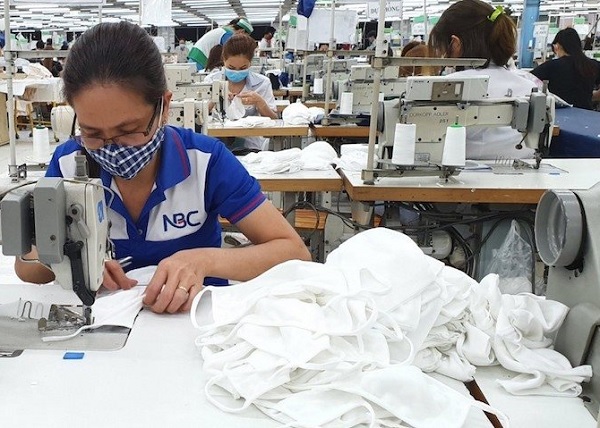 Đề xuất Chính phủ dùng NSNN đặt mua khẩu trang vải cho người dân