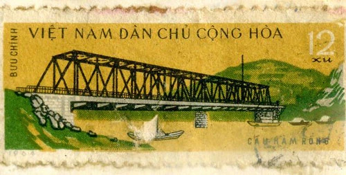 Tem Cầu Hàm Rồng năm 1964.