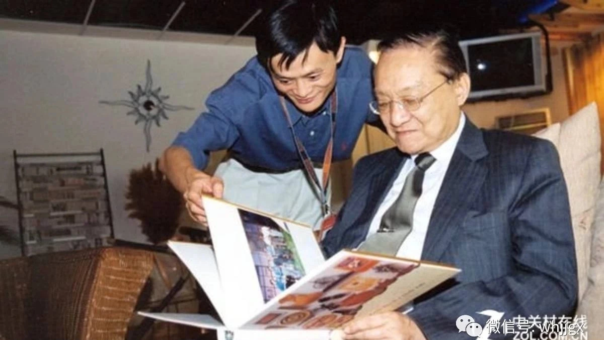 Tỷ phú Jack Ma rất hâm mộ Kim Dung. Tỷ phú Jack Ma rất hâm mộ Kim Dung.