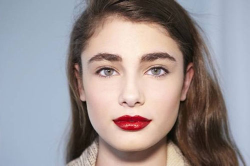 Phụ nữ có nét tướng này dễ làm chồng lụi bại cơ nghiệp, nghèo khổ cả đời