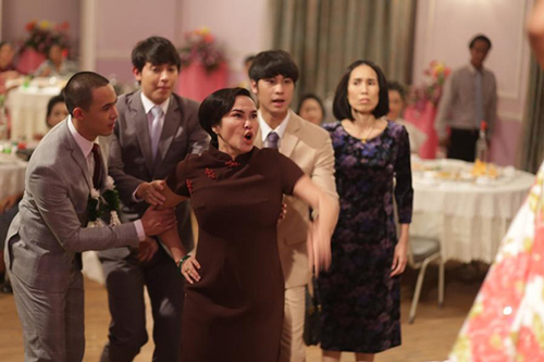 Vừa mãn tang chồng đã bị hất ra khỏi nhà, dâu trẻ vùng vằng bỏ đi, vô tình gặp người yêu cũ mới biết sự thật đắng đót