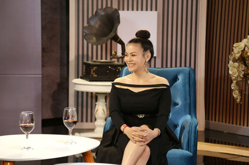 Bầu 6 tháng, Hải Yến Idol từng phải đi ô tô qua cửa khẩu để buôn quần áo