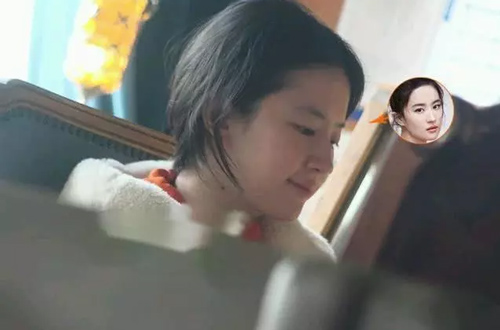 Nhan sắc đời thường 'chìm nghỉm giữa đám đông' của Lưu Diệc Phi khiến fan hoảng hồn