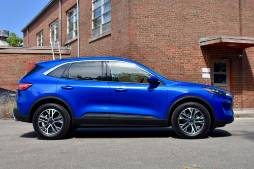 Ford Escape 2020 có ưu điểm gì để ‘đấu’ với Honda CR-V, Mazda CX-5?