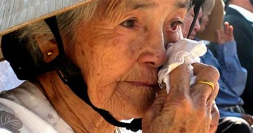 Gửi con trai, con dâu của mẹ: "Con à, đừng biến mẹ trở thành osin của mình"