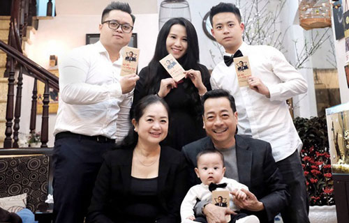 NSND Hoàng Dũng kể về nụ hôn đầu trên sân khấu và người vợ tào khang