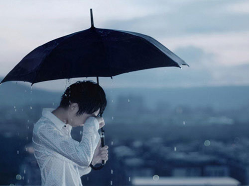 Sau khi chia tay, nếu bạn có những biểu hiện này thì mới là thật sự yêu một người