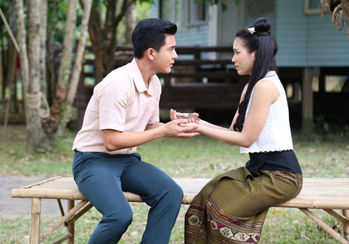 Nuốt nước mắt bước lên xe hoa, nghĩ đành an phận nhưng bố vừa nói một câu khiến em đẩy cửa bước xuống và cương quyết hủy hôn