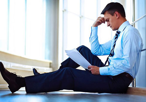 Tôi có nên rút hết 10 năm tiết kiệm trả nợ cho nhà bạn gái?